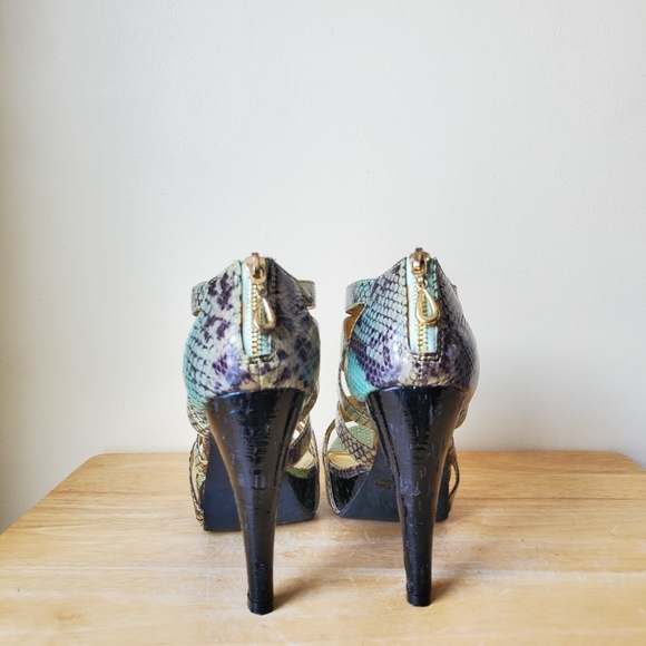 Chinese Laundry Snakeskin Heels - Picture 7 of 13